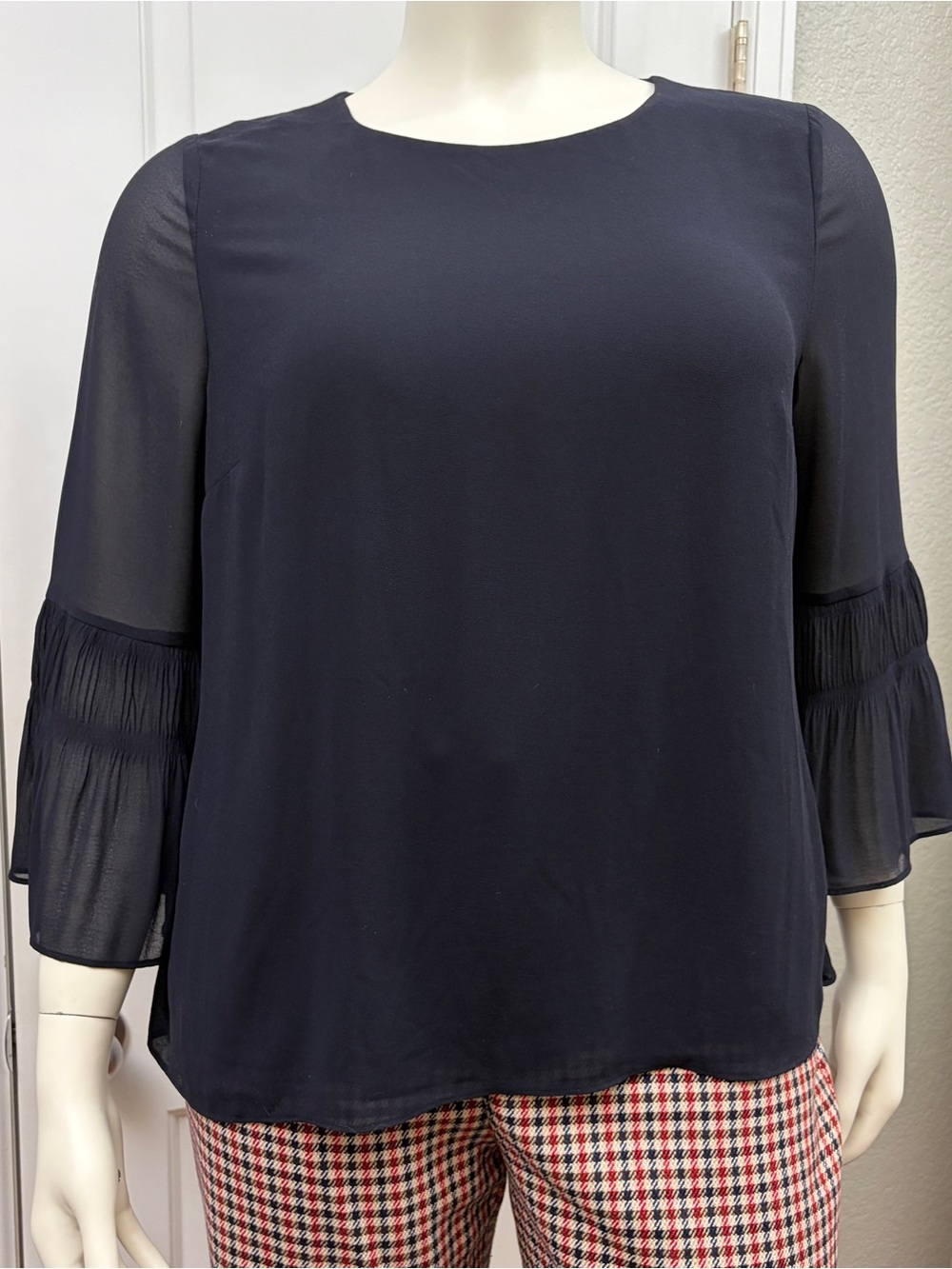 Hobbs London Navy Flutter Sleeve Blouse US 14 Elegant Workwear Top